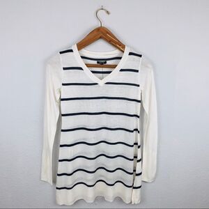 APT. 9 Women’s Striped Sweater V-Neck Size Small